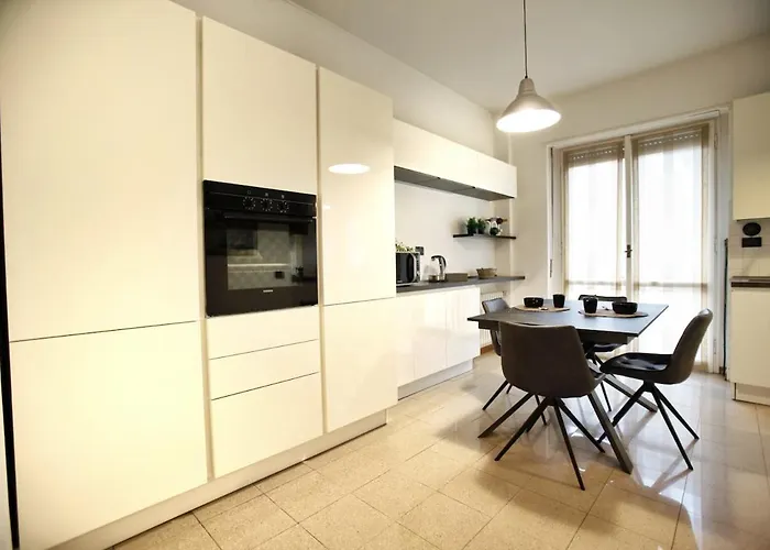 Spacious And Modern - Solari Apartament Mediolan