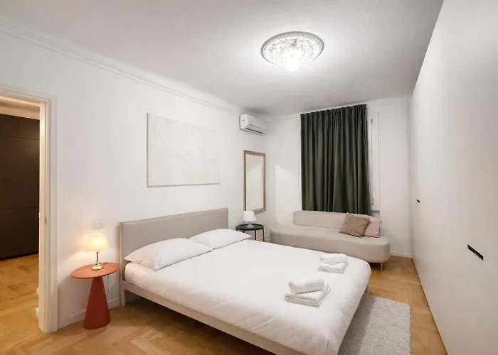 La Casa Di Gylda - San Siro 2br Design - Walk To Stadium & M5 Appartement *