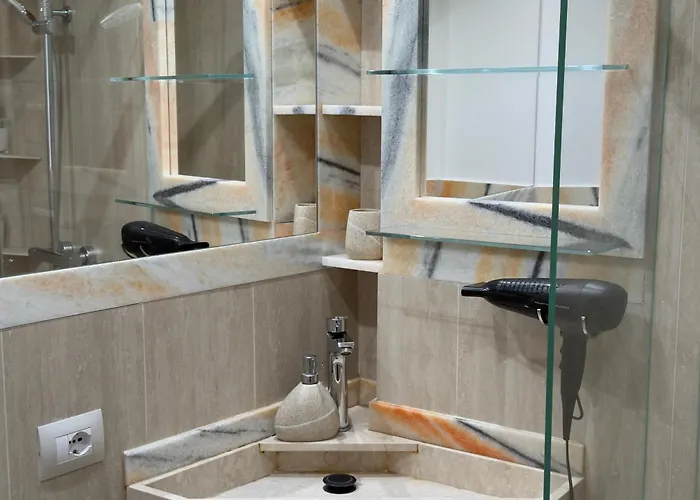 - 2br 2ba - 5 Min Walk To Metro & Train * ミラノ