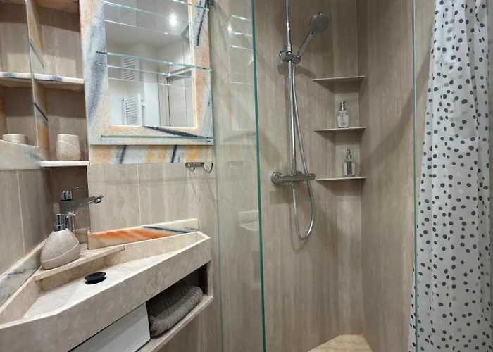 アパート - 2br 2ba - 5 Min Walk To Metro & Train *