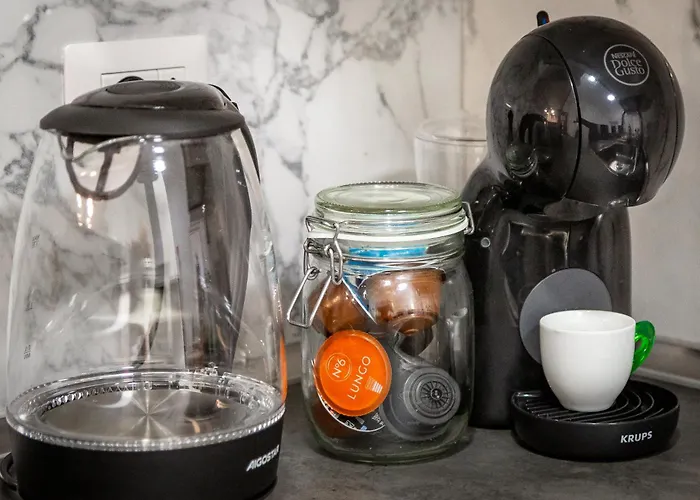 Chiara's Urban Oasis - - Duomo 8 Min מילאנו