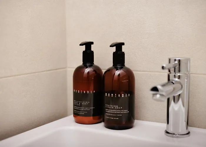 Stylish Retreat In The Tortona District By Mastery דירה מילאנו