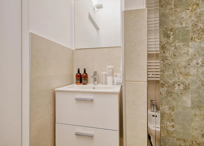 Stylish Retreat In The Tortona District By Mastery דירה