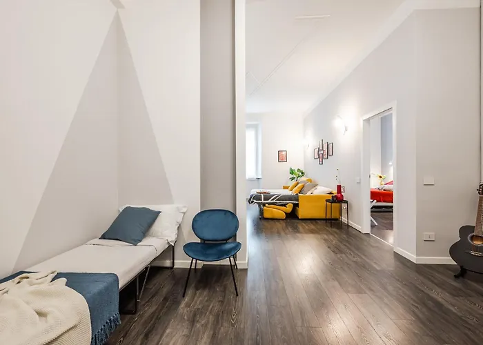 The Bau-haus - Station Area Apartment *