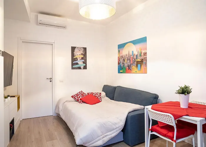 Only 10 Min To Duomo, Free Private Parking Easy Living Milán