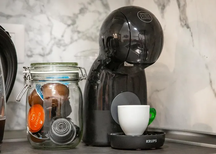 Chiara's Urban Oasis - - Duomo 8 Min מילאנו