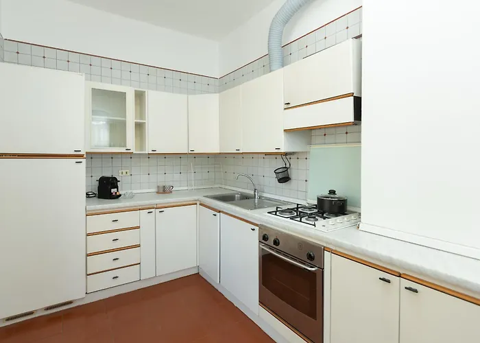 Artstay Porta Romana Apt, Parking, Centre Apartment