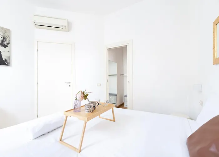 Easylife - - Spallanzani 6 - Porta Venezia Appartement *