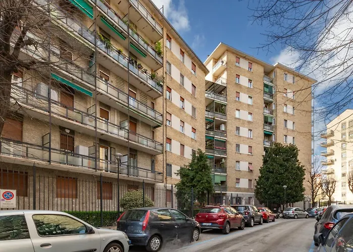 Spacious 4-bed 2-bath, 3 Min Walk To M1 Bande Nere Apartmán Milán