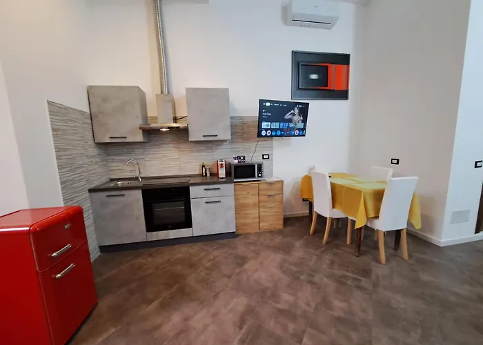 01 Monolocale Ristrutturato A Nuovo Lägenhet