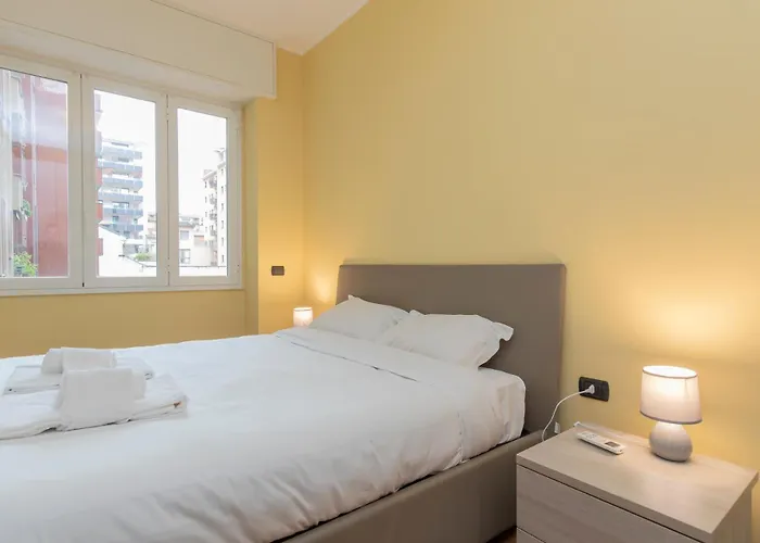 Prestigioso In Zona Tortona - Solari *