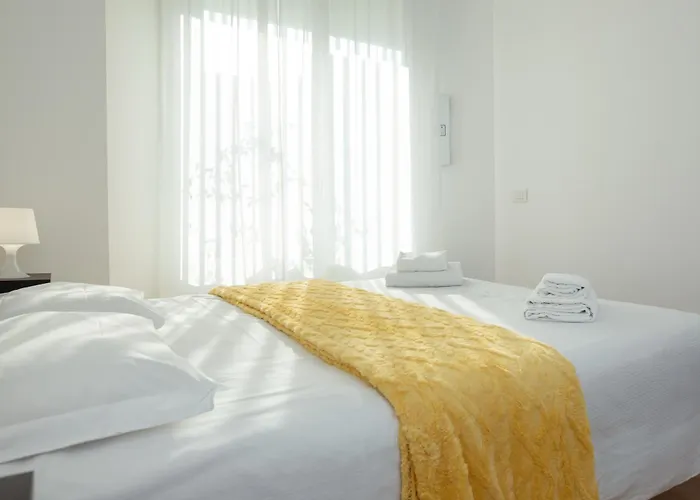 New Palace - Luxury Next To Metro M4 * Milano