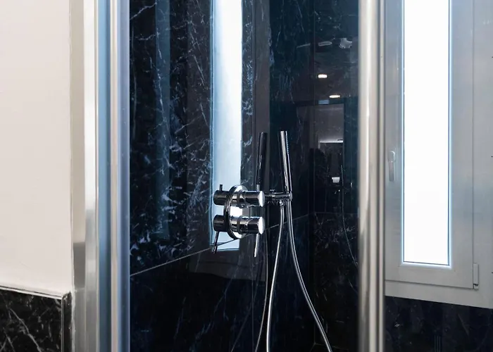 Apartmán Italianway Comfort - Taramelli 60 *