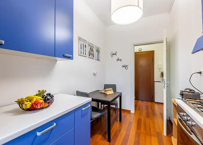 Porta Romana Luminoso Trilocale Con Balcone 米兰