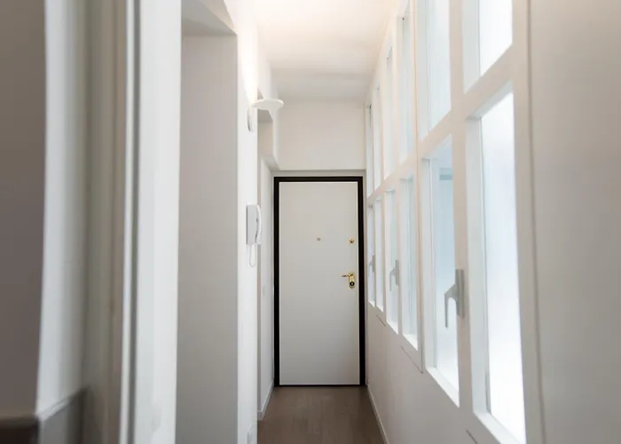 Artstay - Duomo, Spiga, Near Metro M1 Apartment Mailand