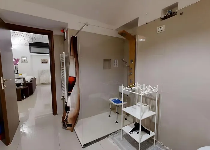 The Wine Cave, Spacious 2Bdr 100Sqm Apartment, Steps From Milano Centrale, Ideal For Large Families And Groups - Strong Wifi Milán