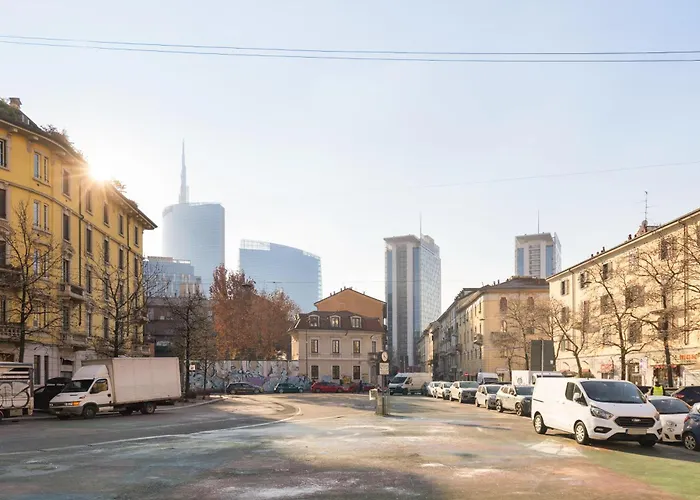 Isola Bloom - Stylish Design Flat