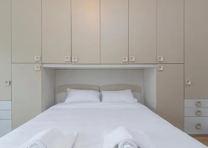 Prestigioso In Zona Tortona - Solari *