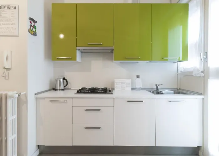 Italianway Easy - Plinio 64 Апартаменты *