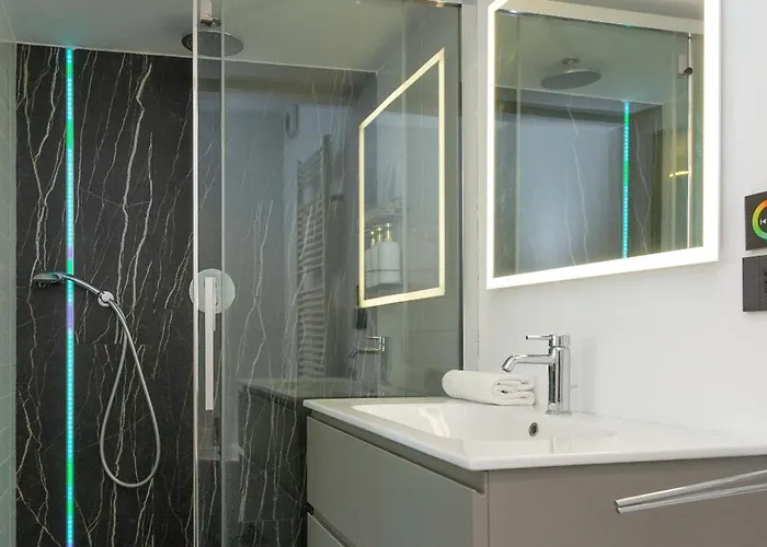 Artstay - Exclusive Near Metro M1, Ac, Parking Apartman Milánó