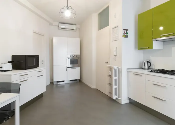 Italianway Easy - Plinio 64 * Милан