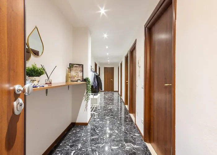 Spacious 4-bed 2-bath, 3 Min Walk To M1 Bande Nere Milán