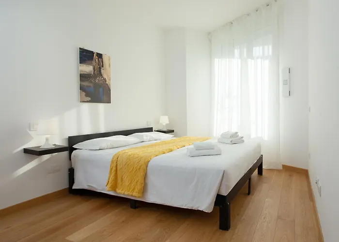 New Palace - Luxury Next To Metro M4 * Milano