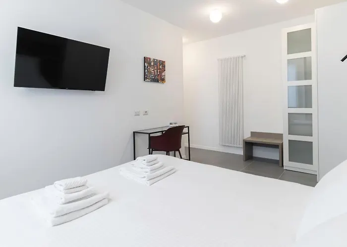 Apartmán Italianway Comfort - Taramelli 60 *