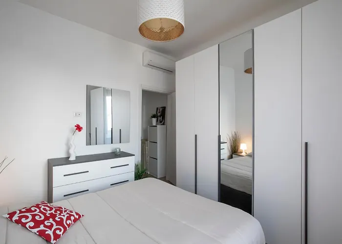 Only 10 Min To Duomo, Free Private Parking Easy Living Apartamento