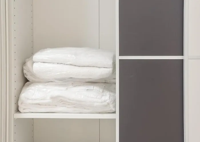 Chiara's Urban Oasis - - Duomo 8 Min דירה *