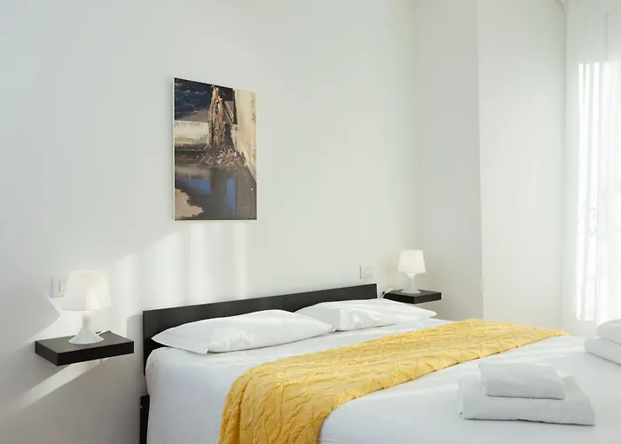 New Palace - Luxury Next To Metro M4 Milão