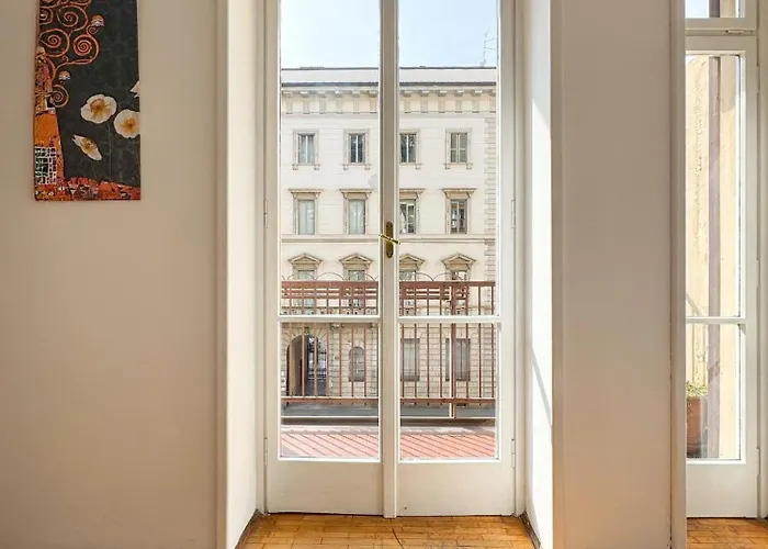 Artstay - Exclusive In Porta Romana, Free Parking Appartement