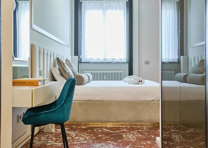 3 Minutes' Walk From The Duomo Cathedral