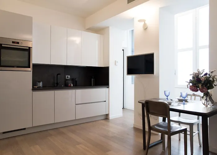 Artstay - Duomo, Spiga, Near Metro M1 * Mailand