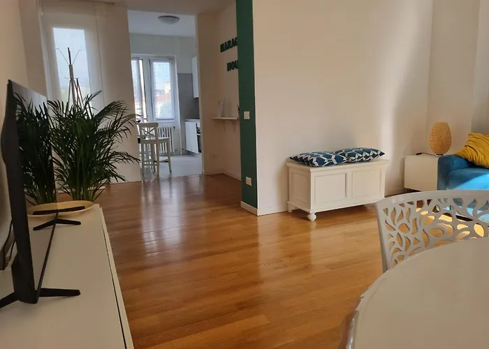Maragda House Linate - Duomo- San Babila Apartment