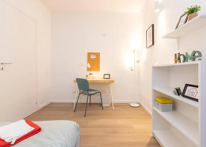 Joivy Solari Tolstoj ミラノ