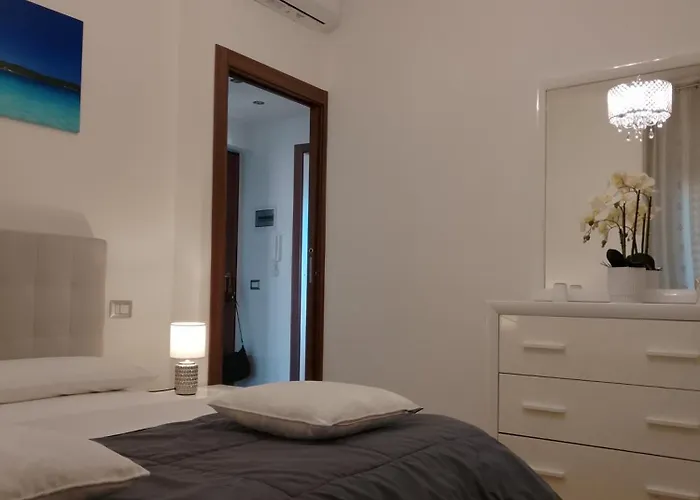 Loft Moderno Zona 8 ミラノ