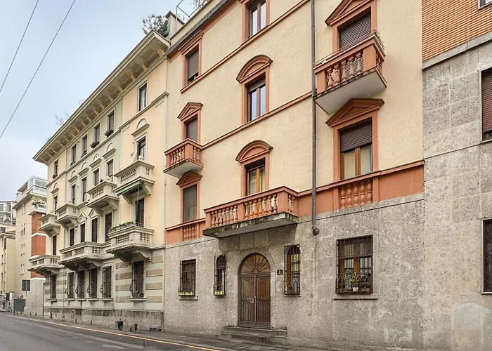 Artstay - Exclusive Near Metro M1, Ac, Parking Milánó