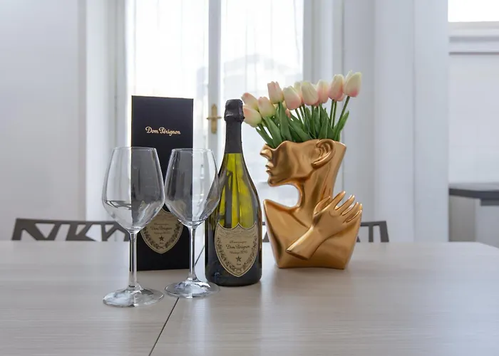 Appartement Artstay - Exclusive In Porta Romana, Free Parking *