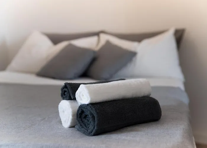 Daire Artstay - Duomo, Spiga, Near Metro M1 Milano