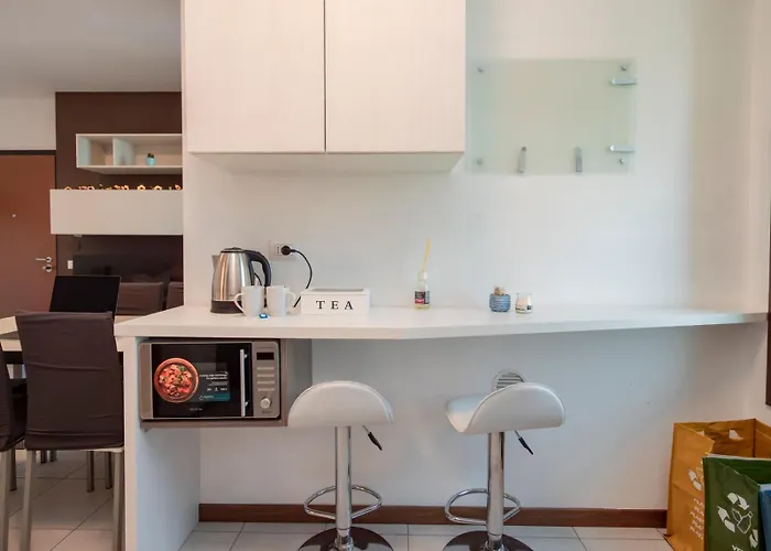Bicocca, Free Parking, Private Garage, Metro M5 200m, Garden, Kids & Pet Friendly * Milano
