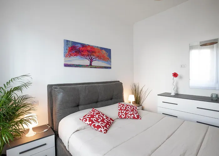 Only 10 Min To Duomo, Free Private Parking Easy Living