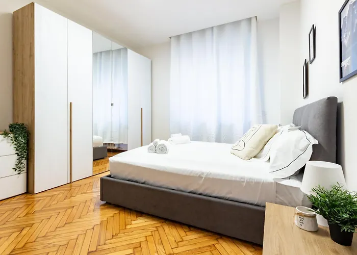 Spacious 4-bed 2-bath, 3 Min Walk To M1 Bande Nere Milán