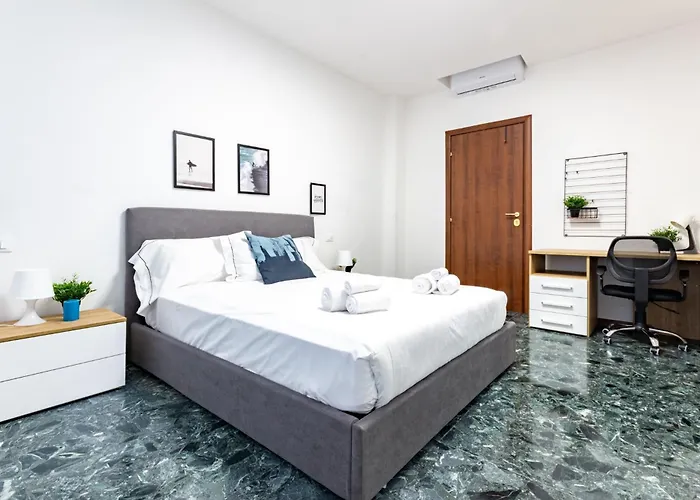 Spacious 4-bed 2-bath, 3 Min Walk To M1 Bande Nere Apartmán Milán