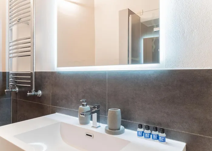 Apartment Moda Porta Romana M3 Lodi Tibb Self-check-in