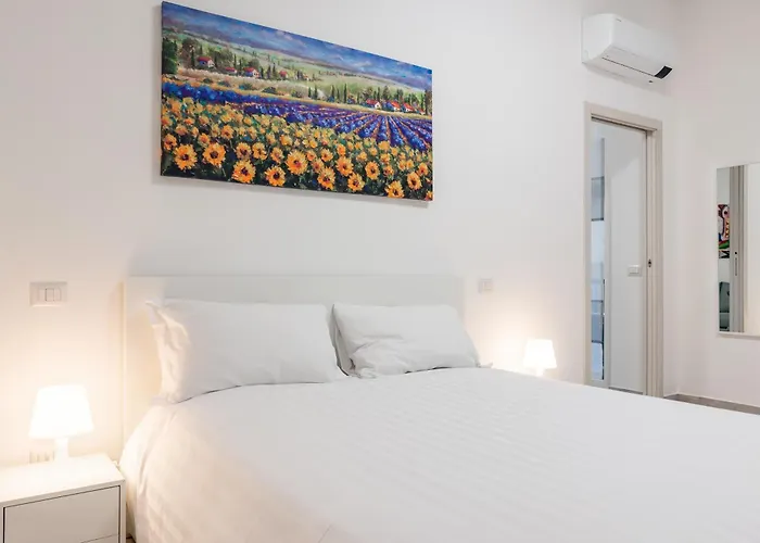 Chiara's Urban Oasis - - Duomo 8 Min מילאנו