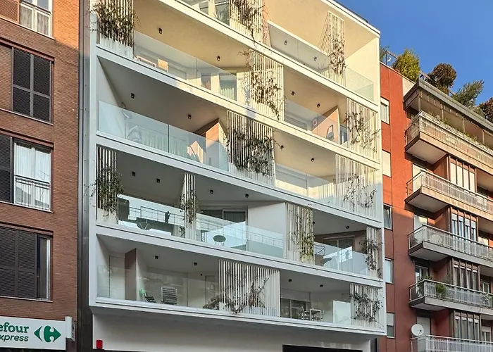 New Palace - Luxury Next To Metro M4 Milão