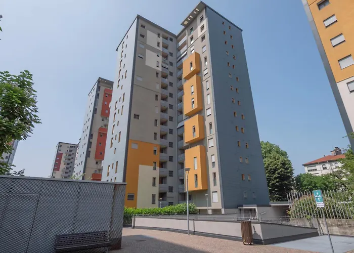 Bicocca, Free Parking, Private Garage, Metro M5 200m, Garden, Kids & Pet Friendly 밀라노