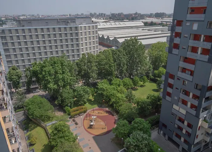 Bicocca, Free Parking, Private Garage, Metro M5 200m, Garden, Kids & Pet Friendly 밀라노