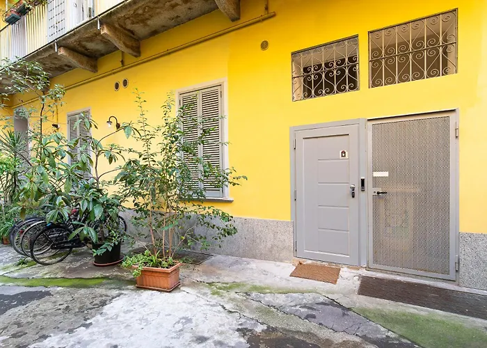 Appartamento La Vecchia Milano-les Nubles Vannucci - Il Ballatoio E Il Cortile Milano
